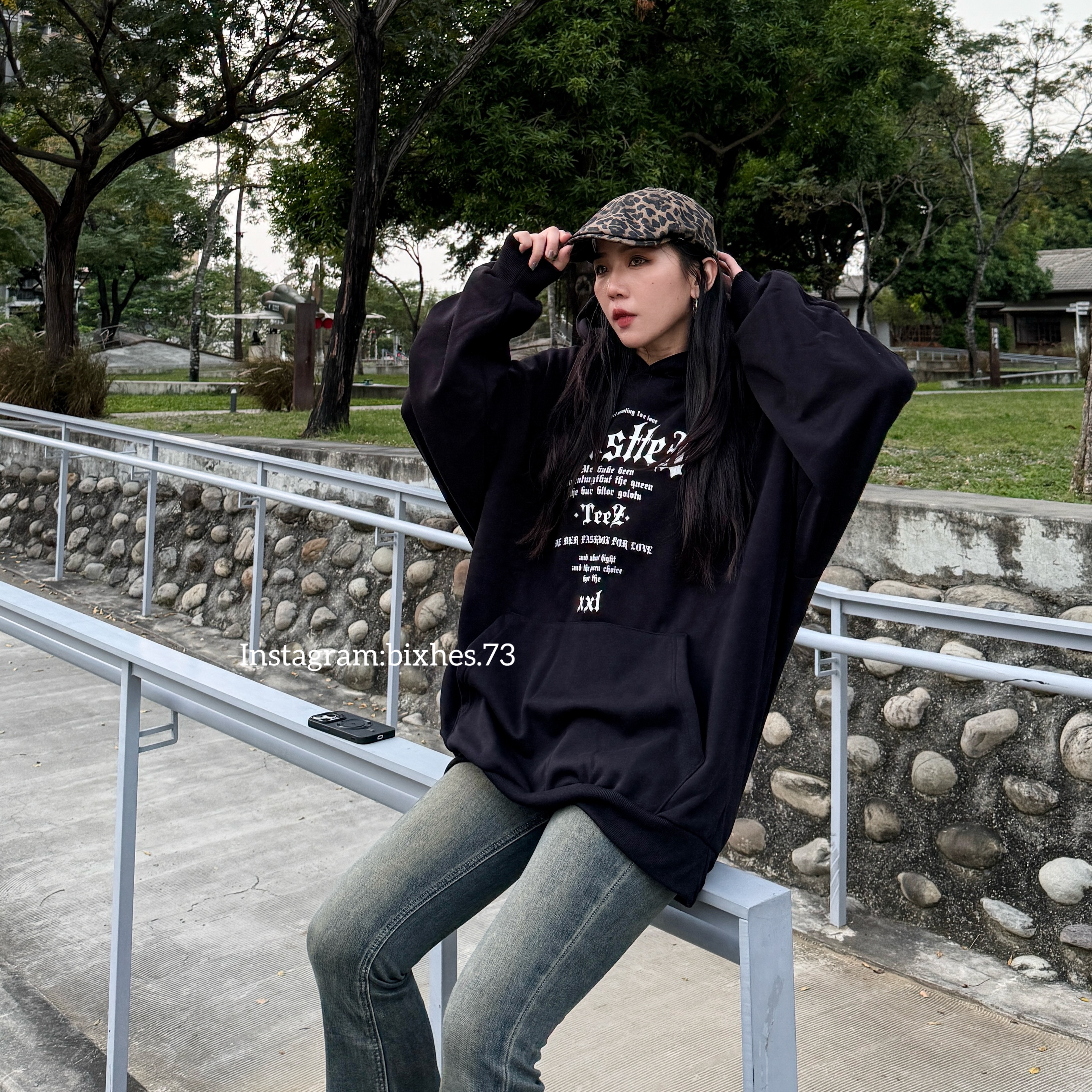 歌德字刷毛帽T(B00046)