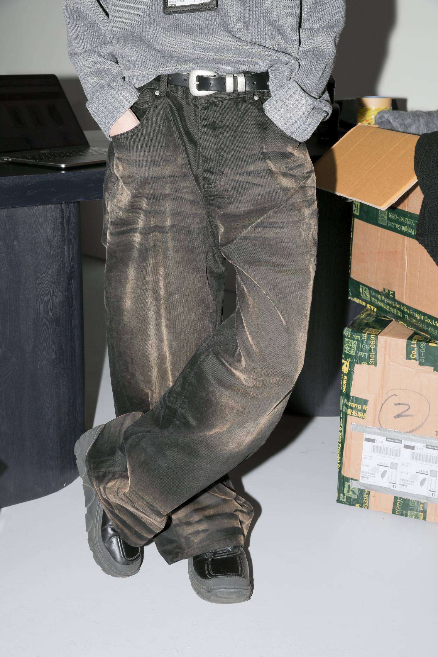 Deformation Suede Denim #牛仔褲