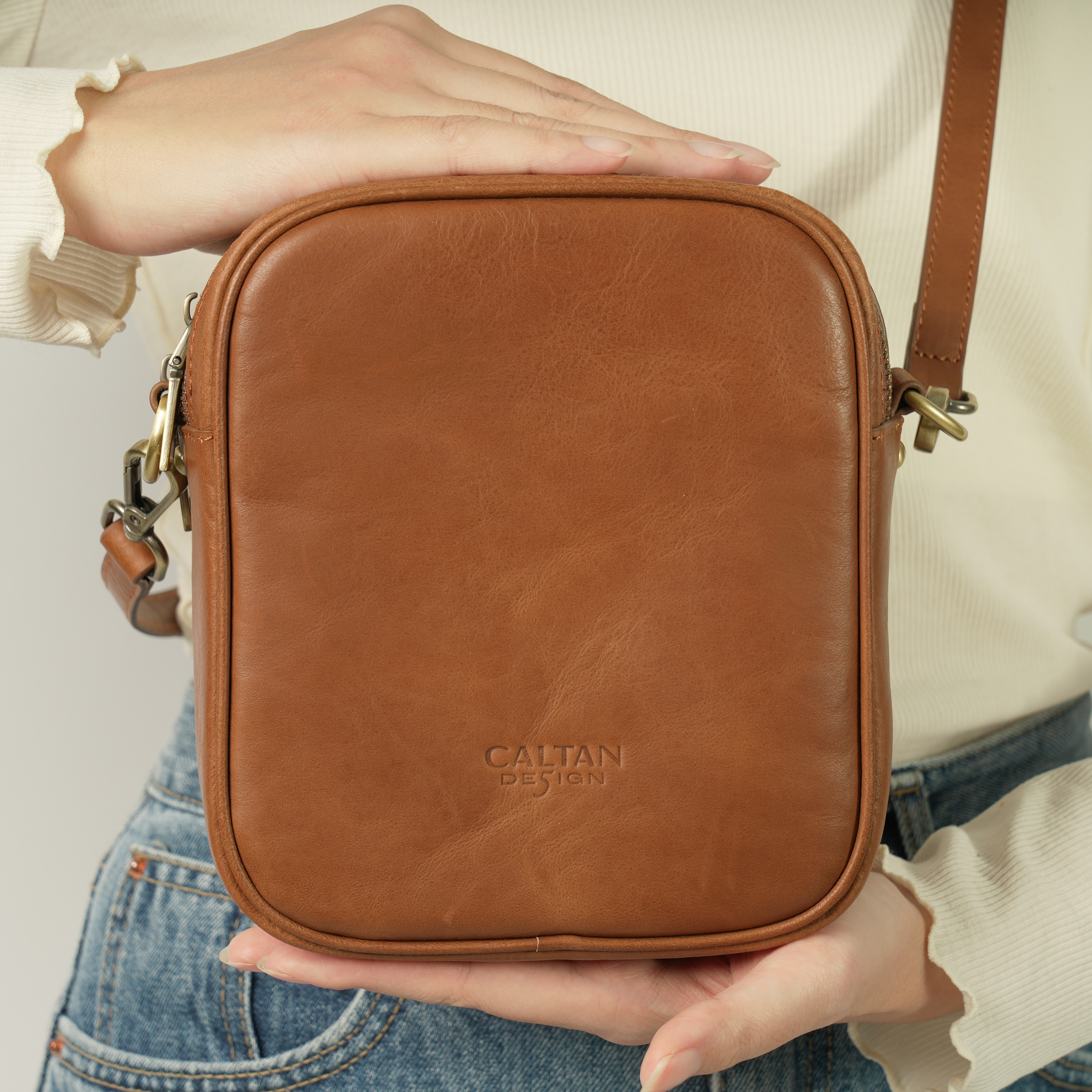 真皮率性簡約風吐司包-兩色(234006)