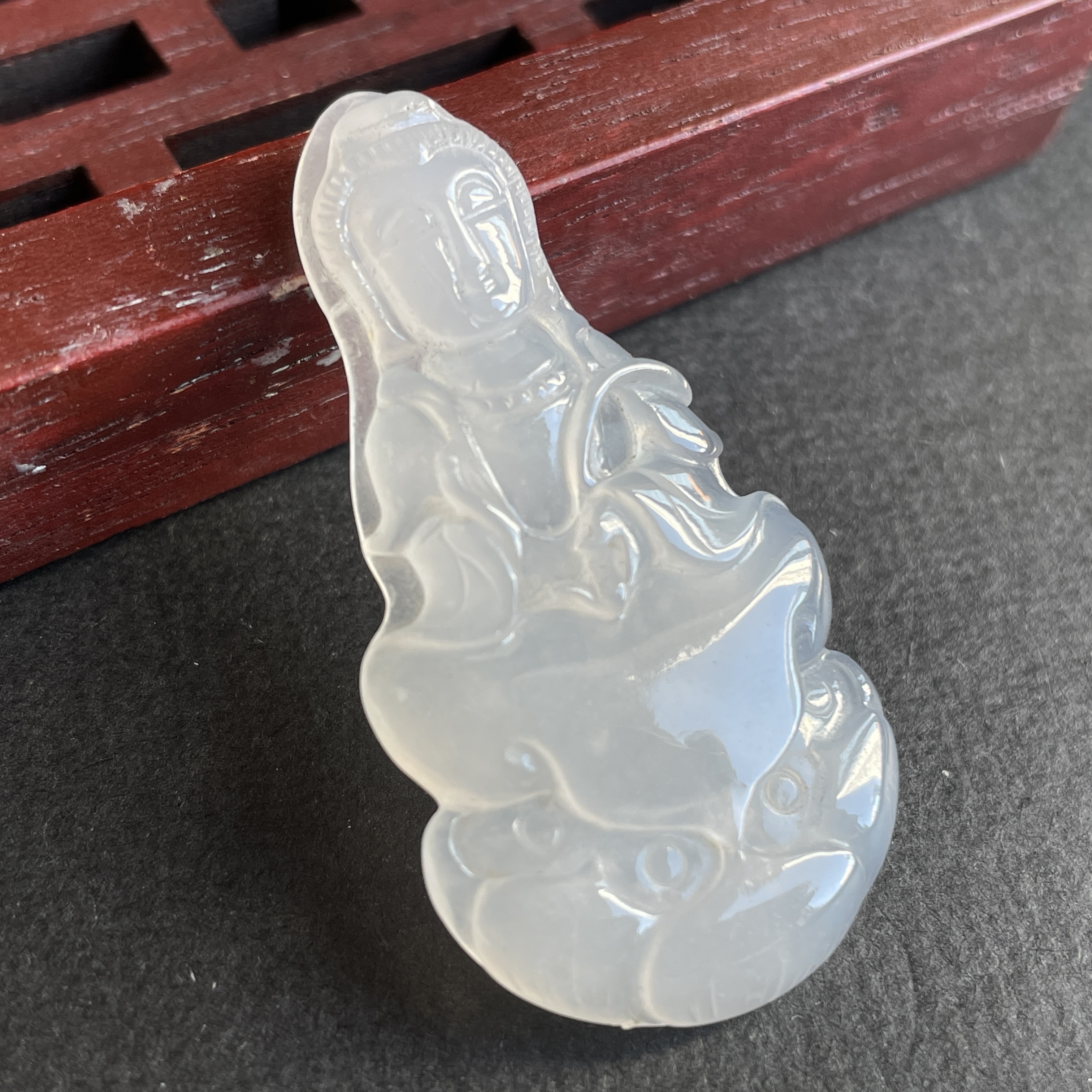 J2339 翡翠冰白素衣觀音吊墜