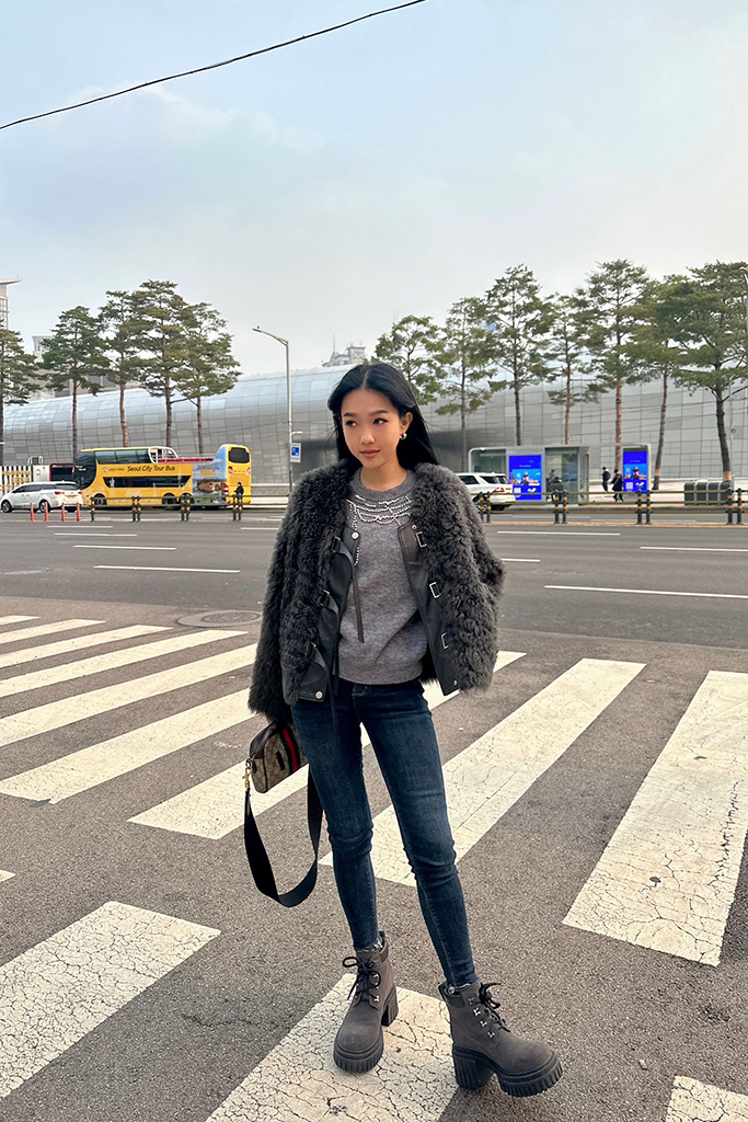 FW24_0221（外套＋上衣+牛仔褲）