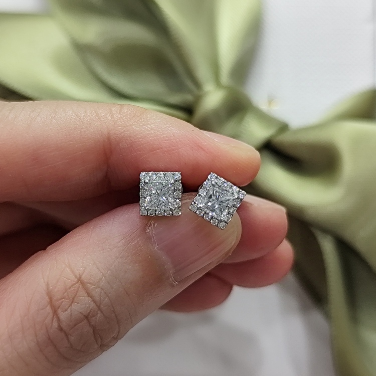 公主方鑽石耳環