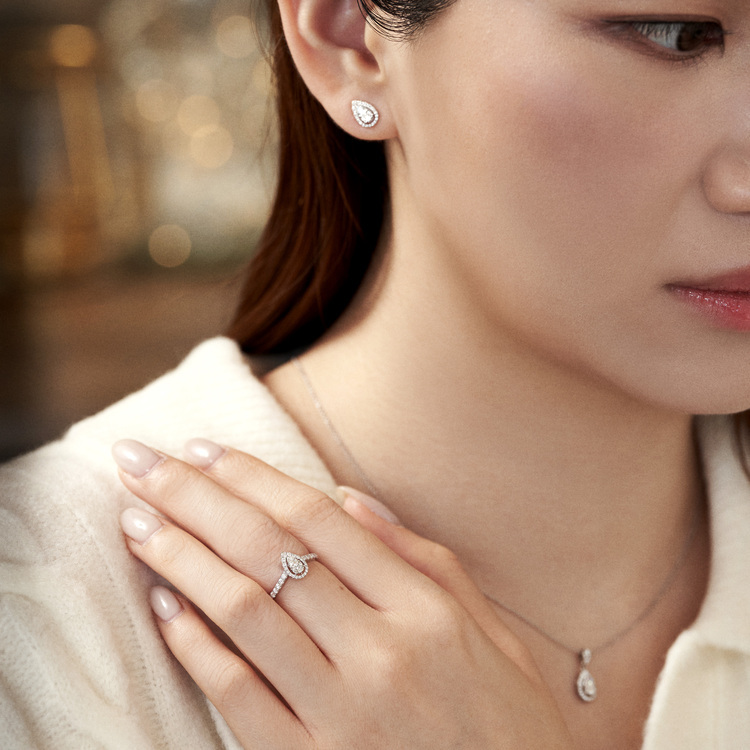 Illusion Diamond Ring- Pear Shape