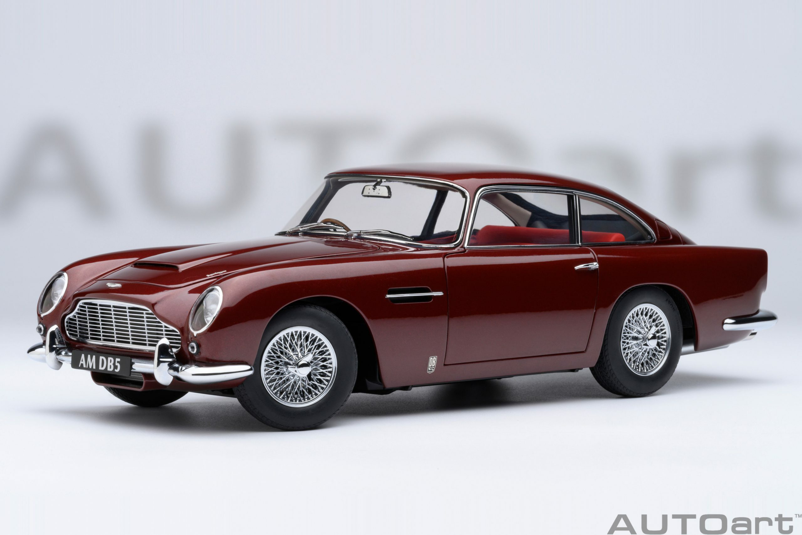 1/18 AUTOART  Aston Martin DB5 (Dubonnet Rosso) (70289)