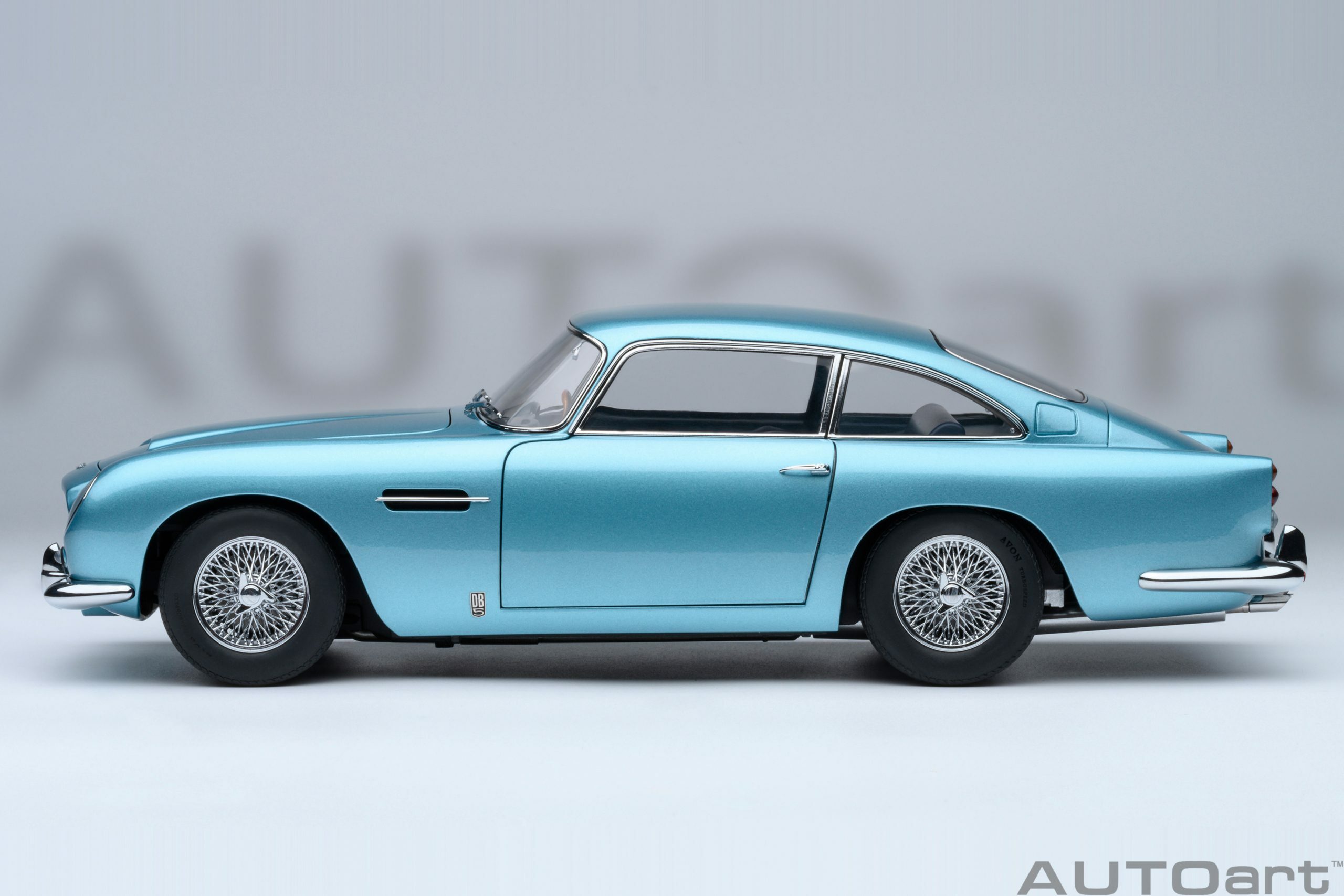 1/18 AUTOART Aston Martin DB5 (Caribbean Pearl) (70288)