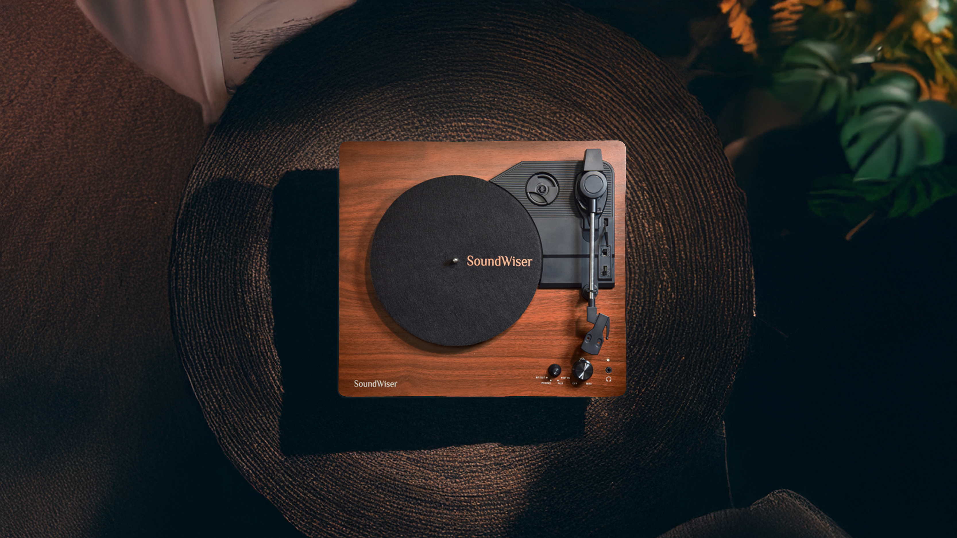 <img src="soundwiser-VRP7-turntable-record-player.jpg" alt="soundwiser-VRP7-turntable-record-player">