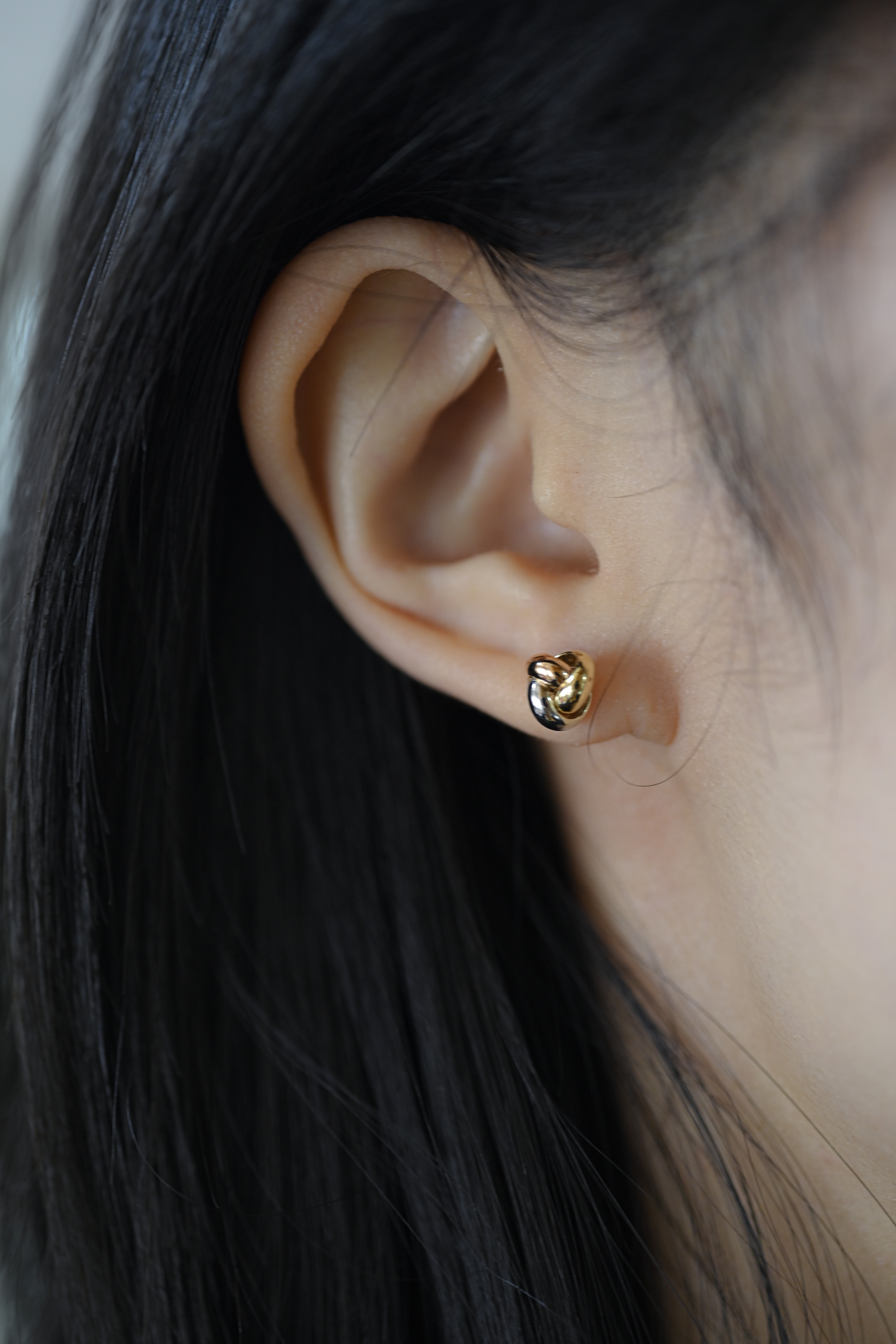 18K Three Tone Knot Earring