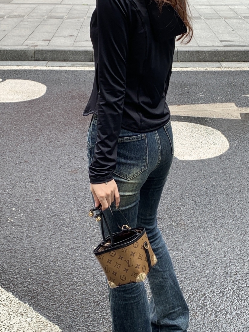 LOUIS VUITTON LV Noé Purse LV Charms 手袋