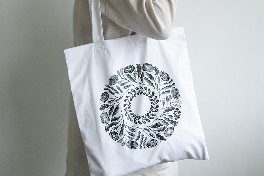 鹿兒島睦週邊 - 白色托特包 / 花