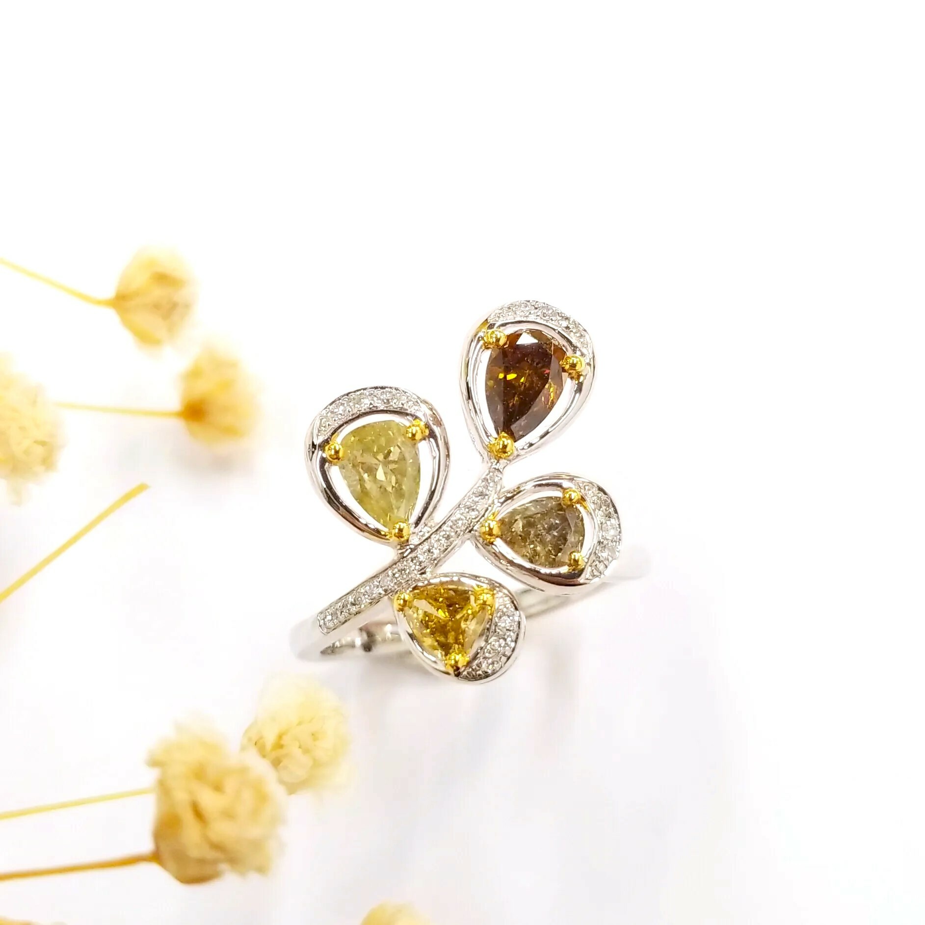 18K Gold 1.38ct Fancy Colour Diamond Ring