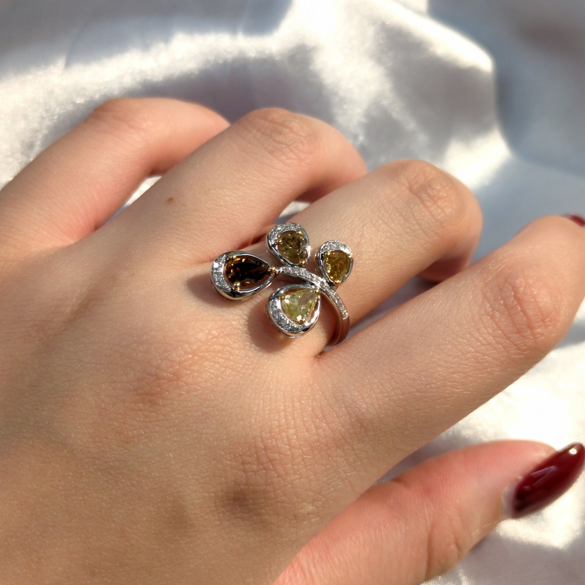 18K Gold 1.38ct Fancy Colour Diamond Ring