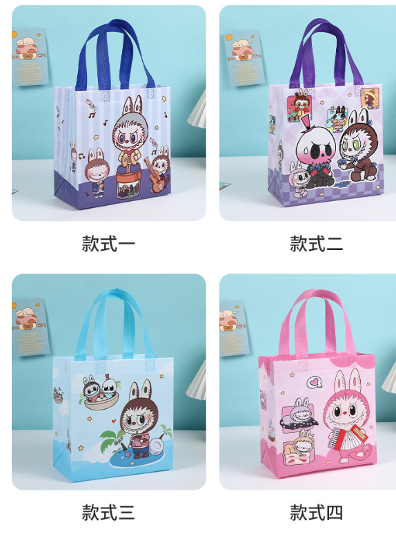 Labubu无纺手提袋礼品袋（款式随机）