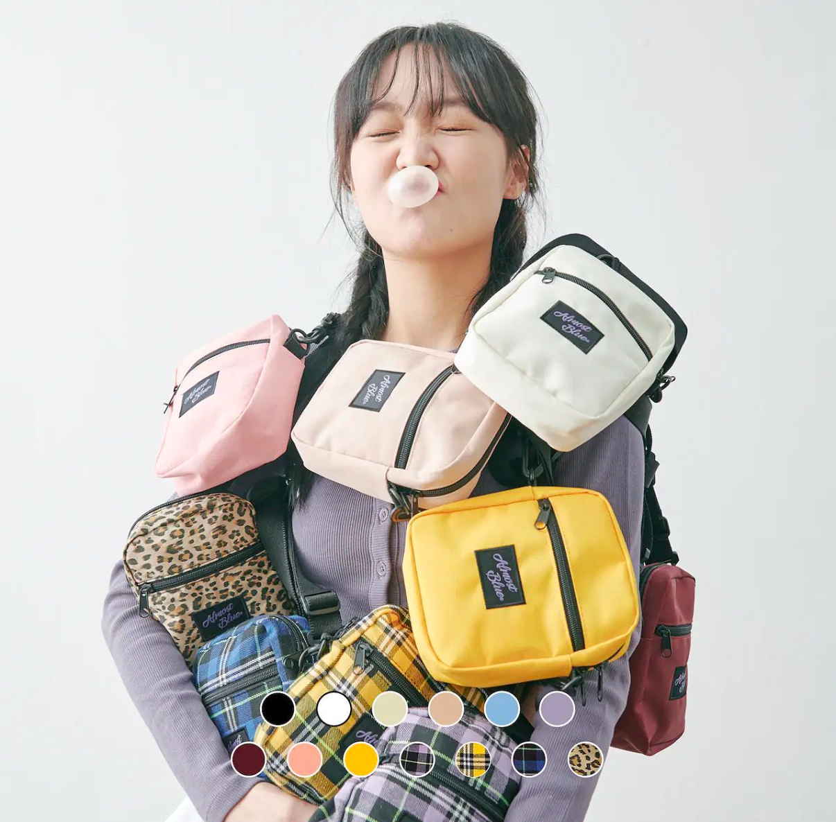 (現貨) almost blue - signature logo mini crossbag (ivory)