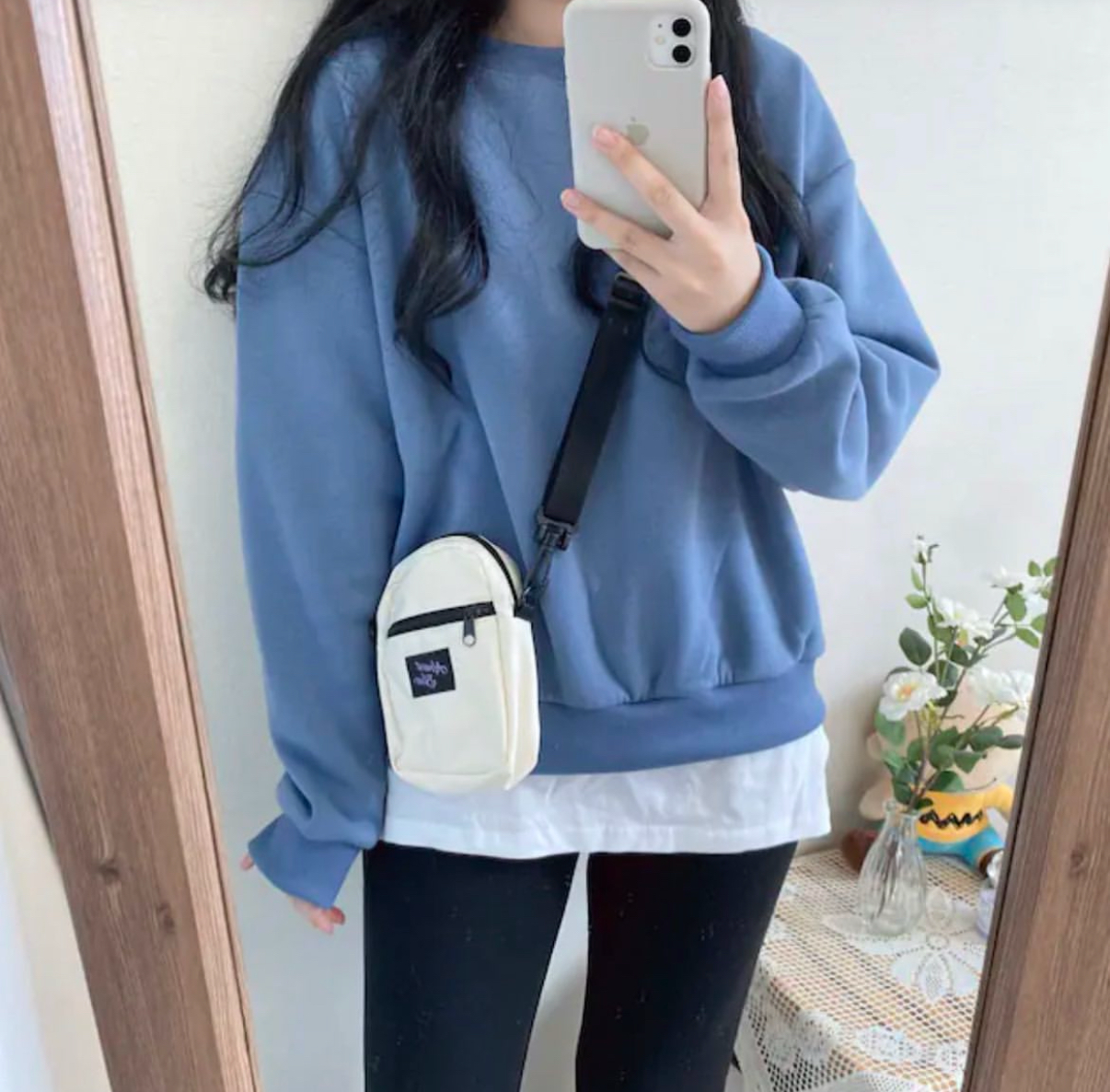 (現貨) almost blue - signature logo mini crossbag (ivory)