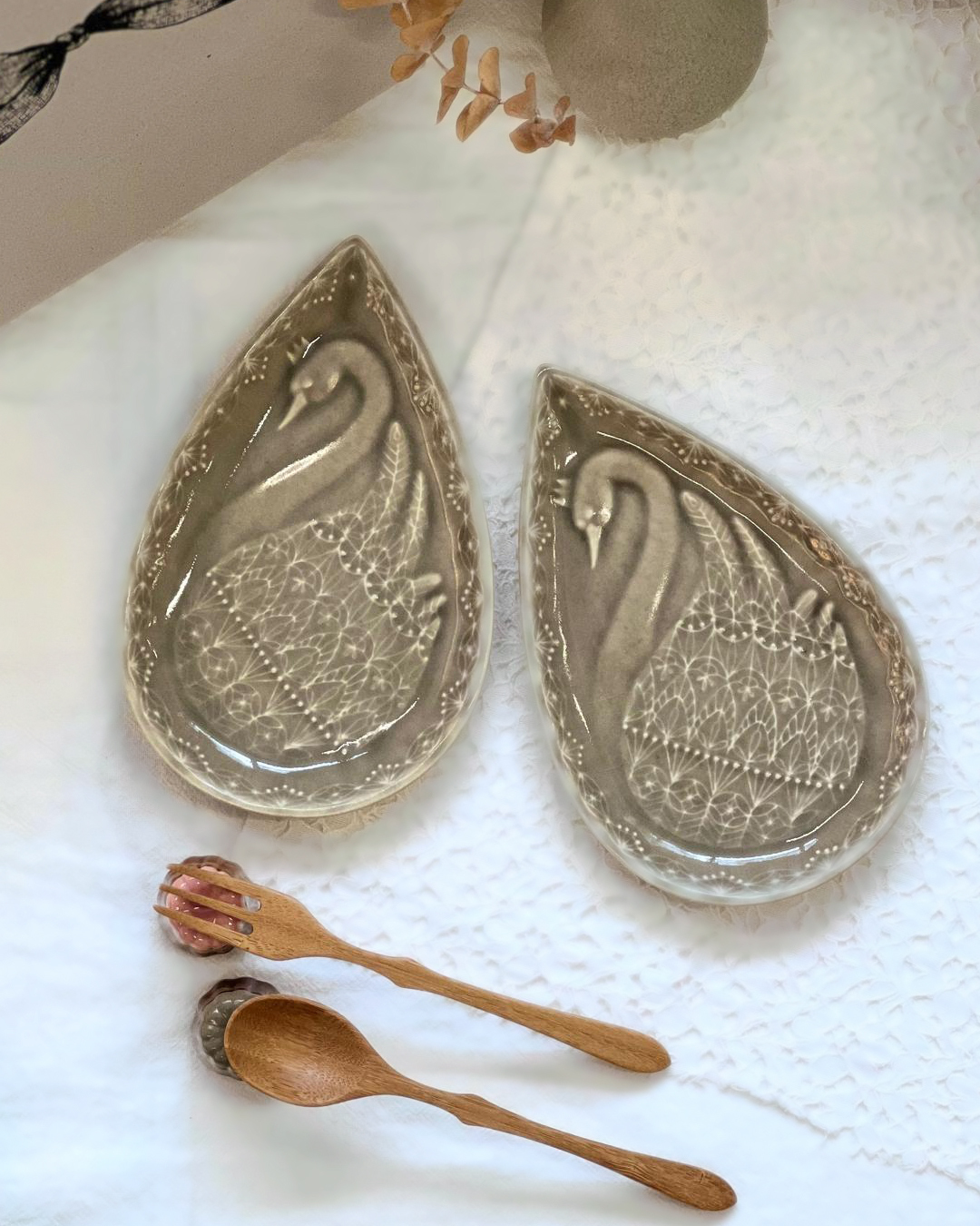 Swan Dessert Plate (2 pcs) Gift Box｜Mashiko ware