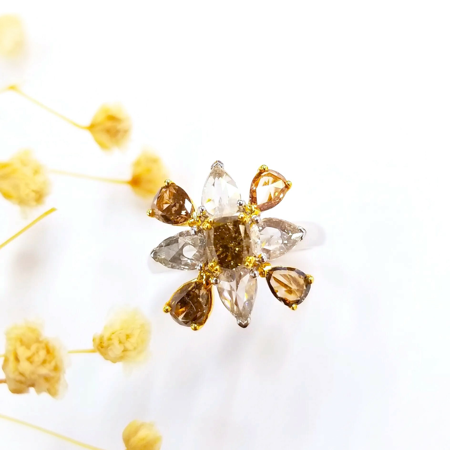 18K Gold 2.84ct Fancy Color Diamond Ring