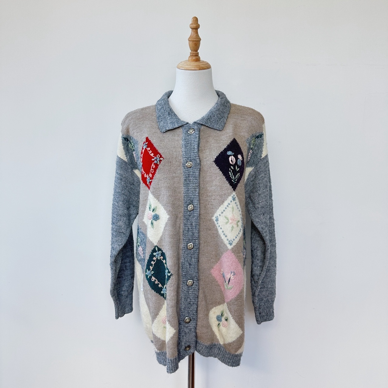 溫柔灰色少女感刺繡碎花毛衣