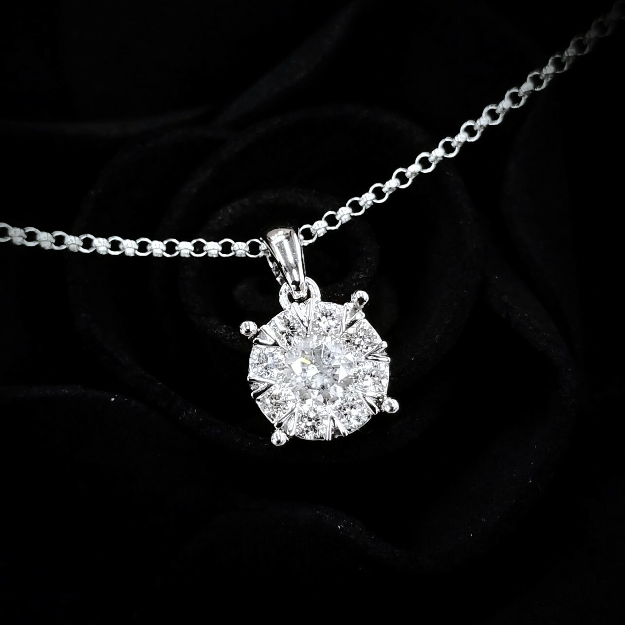 18K White Gold 0.38ct Diamond Pendant