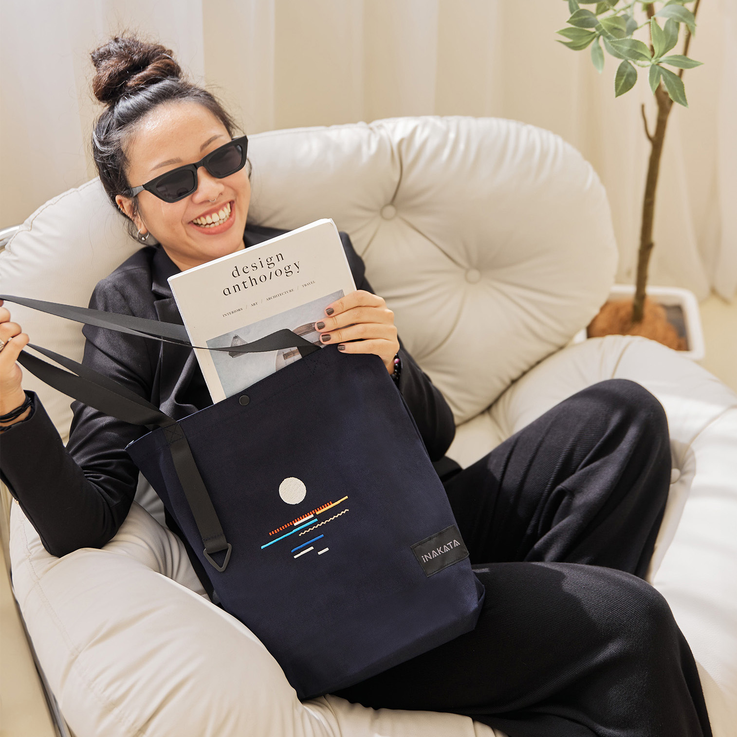 《海色的線條》刺繡肩背帆布袋