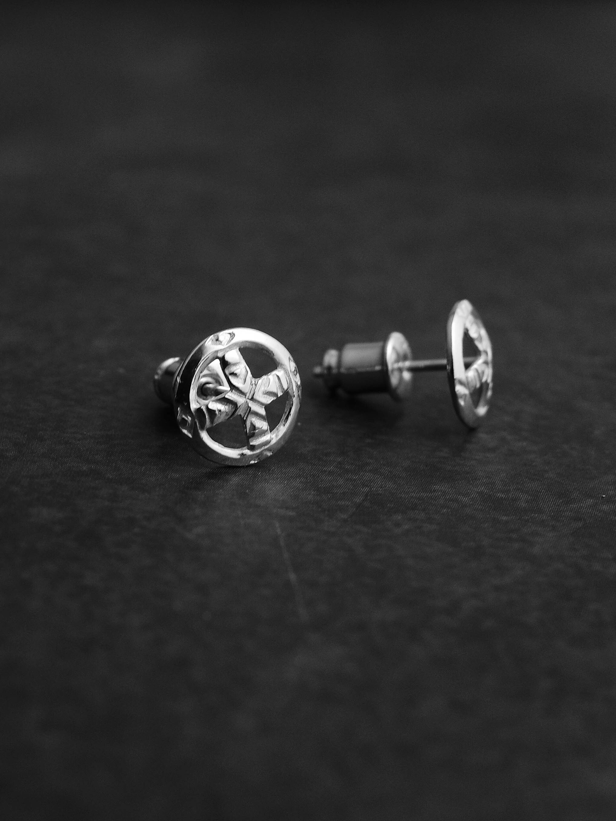 Anviology Handcraft  十字藥輪耳環