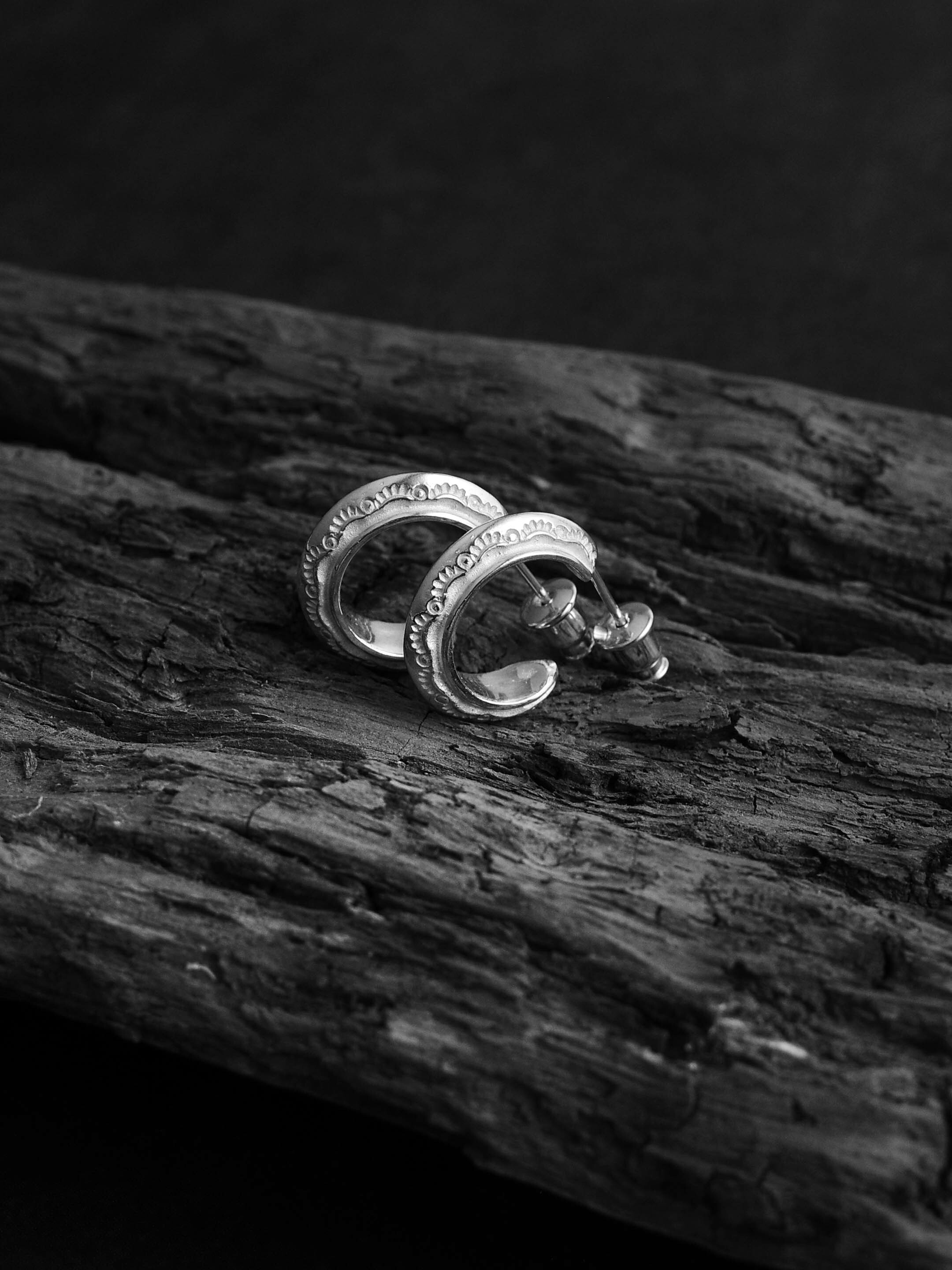 Anviology Handcraft Navajo 三角敲花耳環