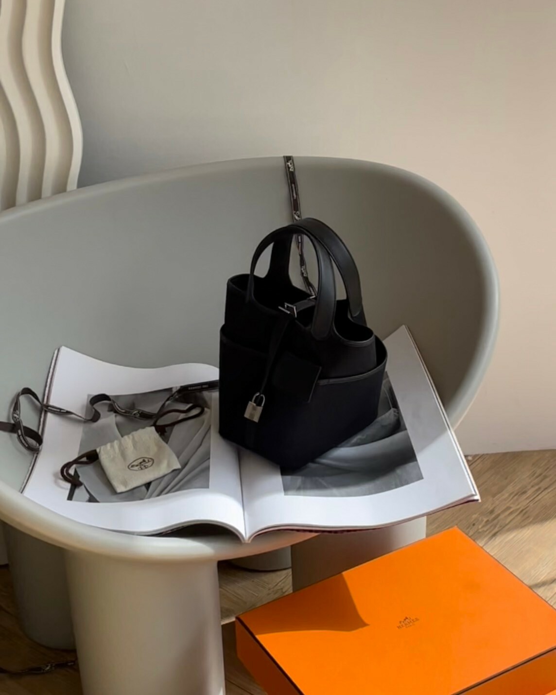 HERMES｜P18 帆布菜籃子 藏藍色