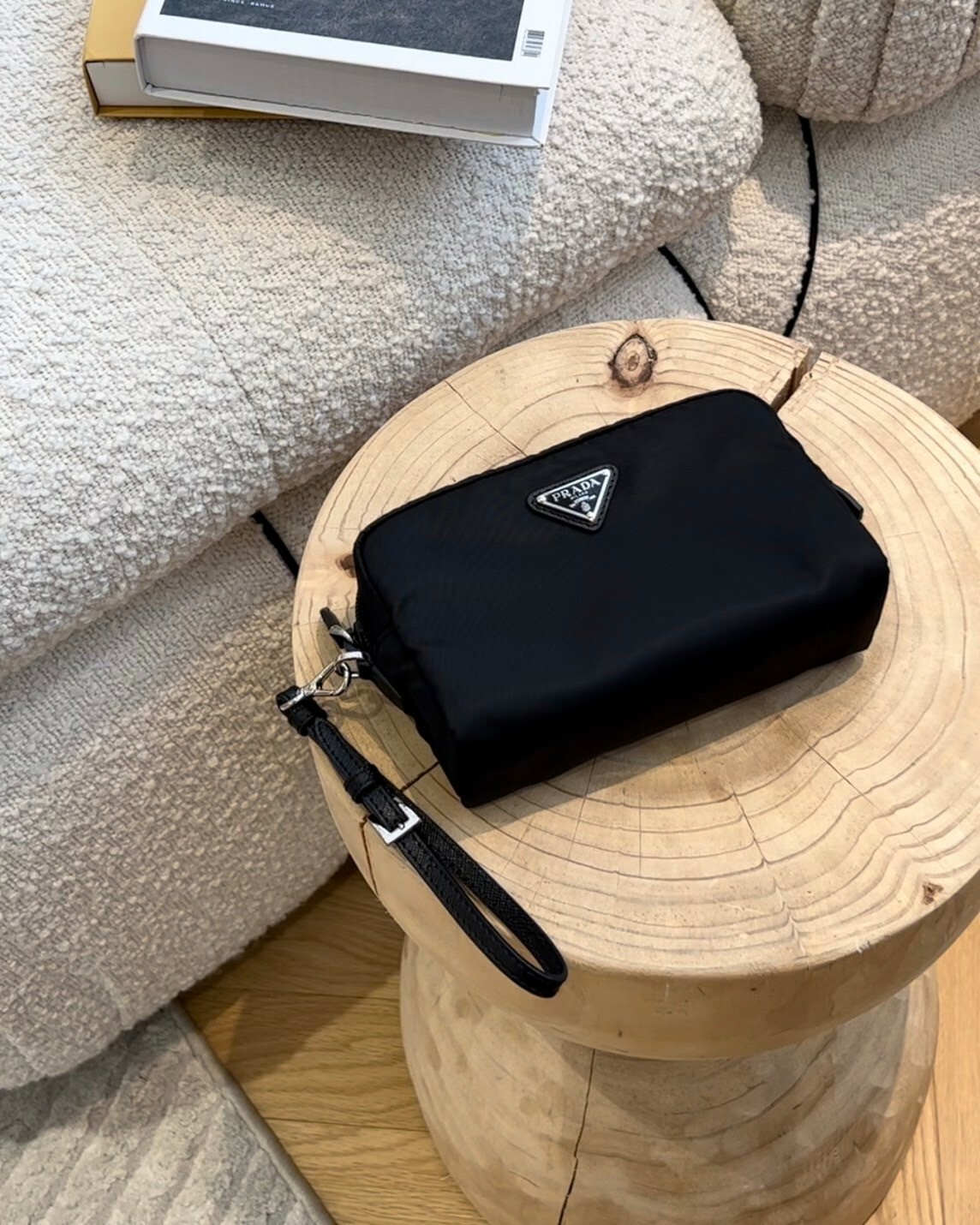 PRADA｜尼龍拉鍊化妝包/手拿包 黑色