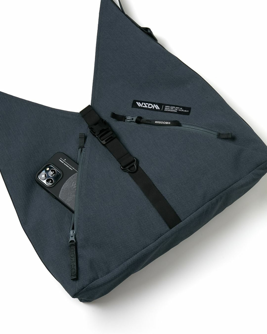 oqLiq x Wisdom AZUMA BAG