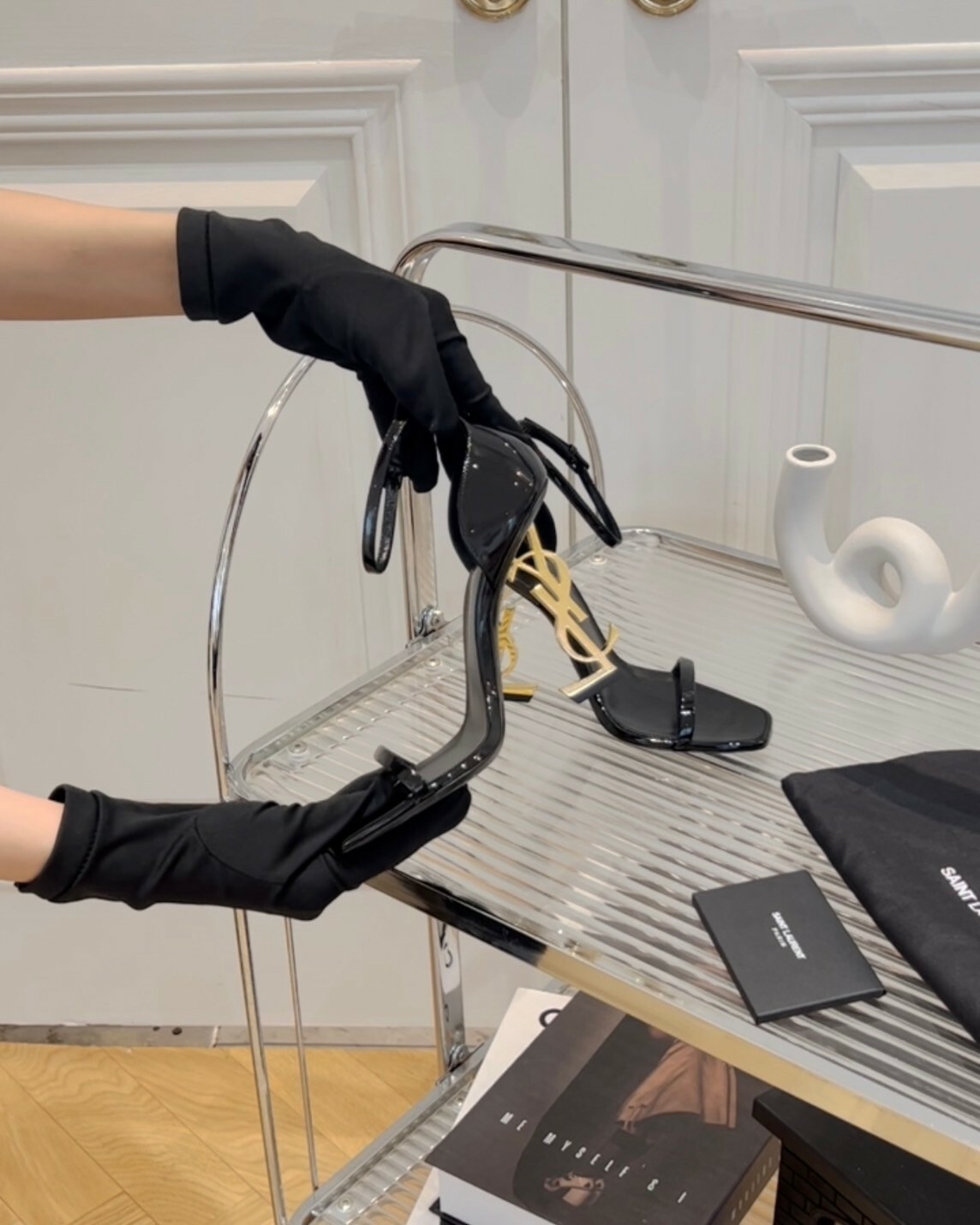 YSL｜OPYUM漆皮LOGO標誌高跟鞋 黑金