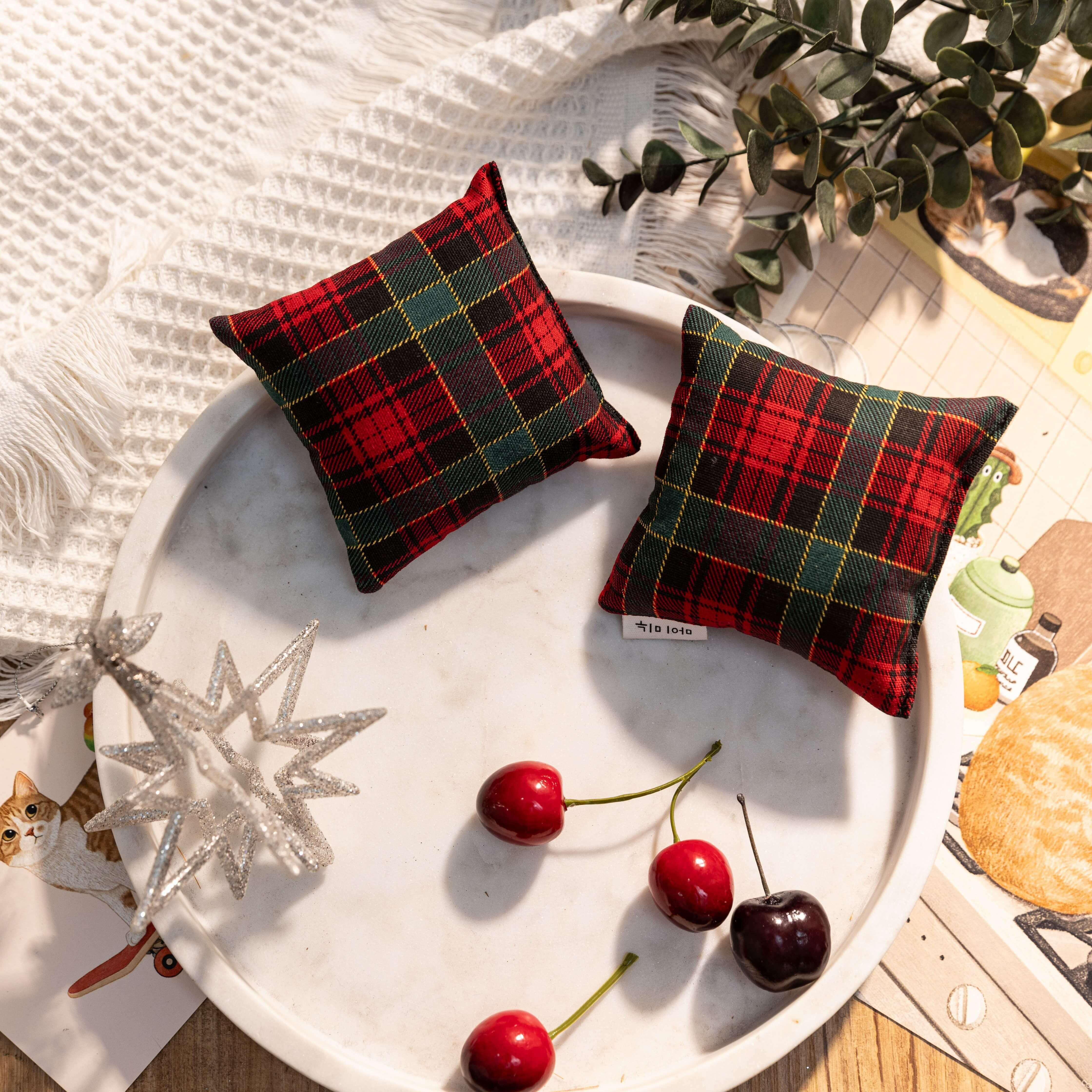 聖誕格紋小枕頭┃共兩款