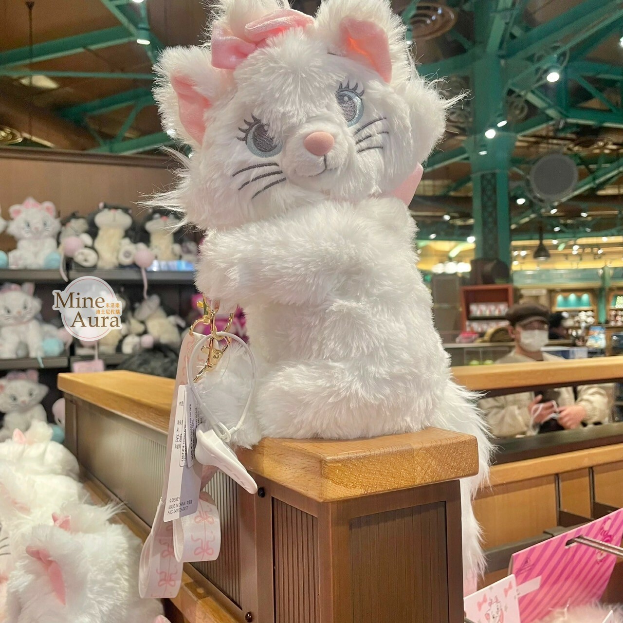 (限時特價) 爪爪派對系列 瑪莉貓 Marie 側姿抱抱 絨毛娃娃玩偶設計 斜背 小包 貓兒歷險記 The Aristocats -上海迪士尼樂園