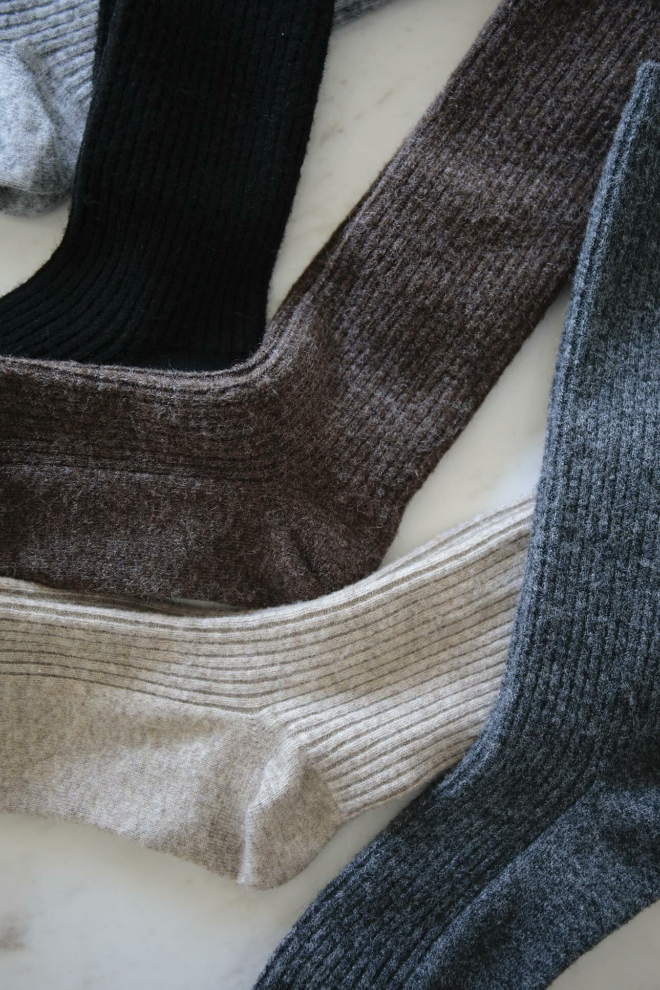 QC28 羊羔毛中筒襪