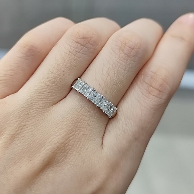 公主方鑽石半臂戒指