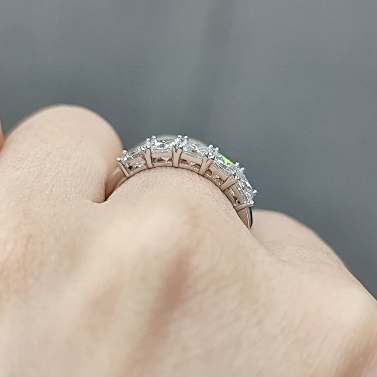 公主方鑽石半臂戒指