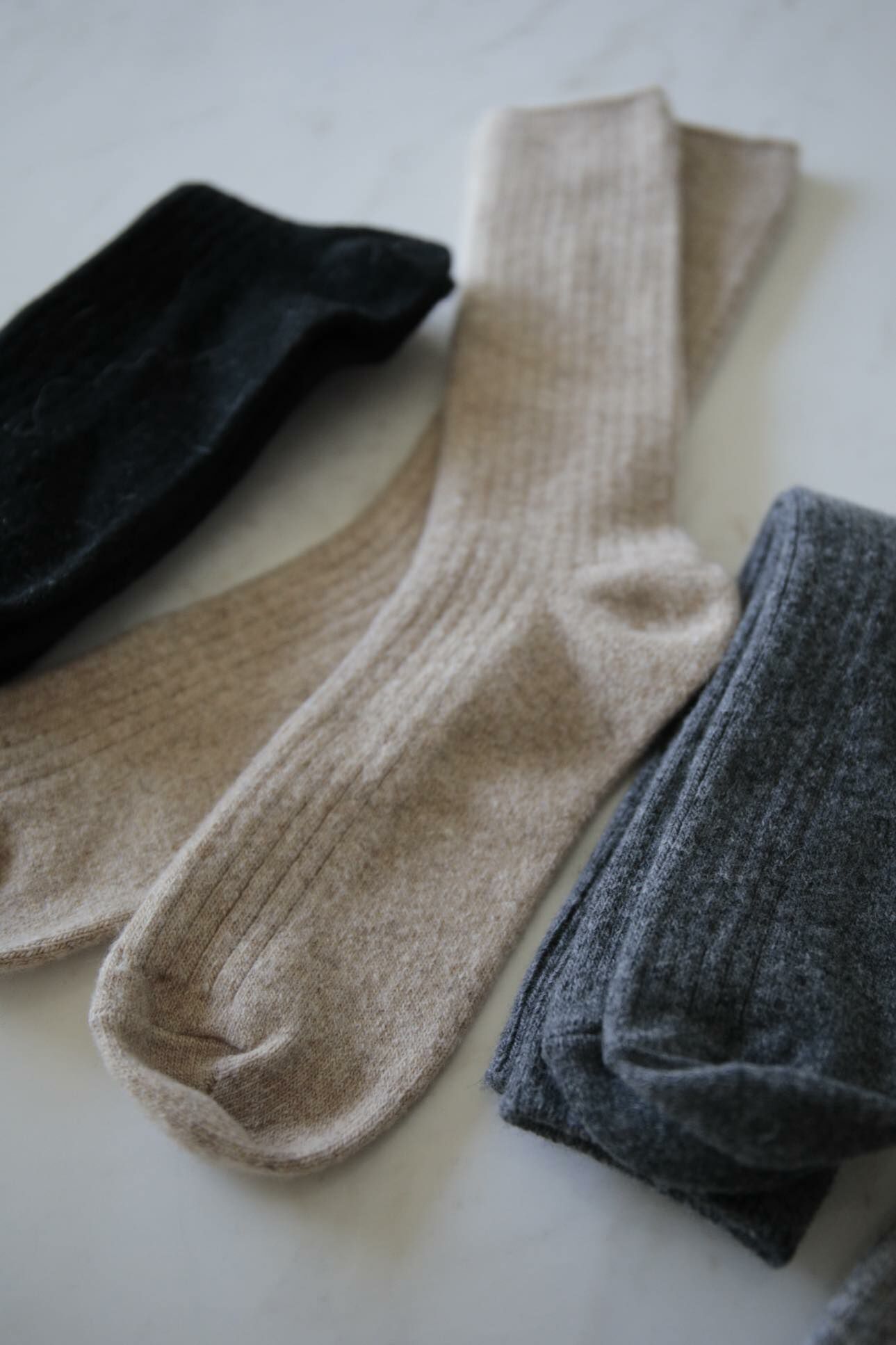 QC27 羊絨中筒襪