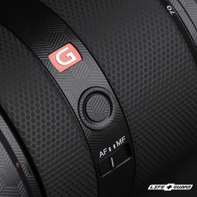 LIFE+GUARD SONY FE 28-70mm F2 GM 鏡頭貼膜展示圖，LIFE+GUARD 風格設計