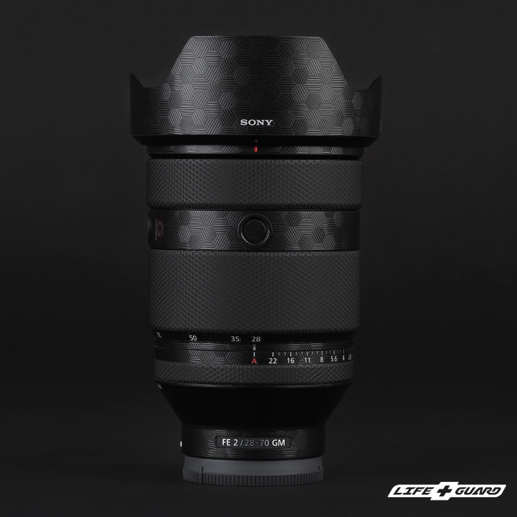 LIFE+GUARD 鏡頭貼膜安裝示意，適用 SONY FE 28-70mm F2 GM
