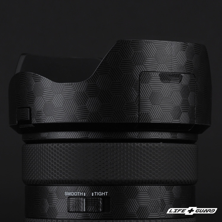 LIFE+GUARD SONY FE 28-70mm F2 GM 鏡頭貼膜遮光罩展示圖，LIFE+GUARD 風格設計