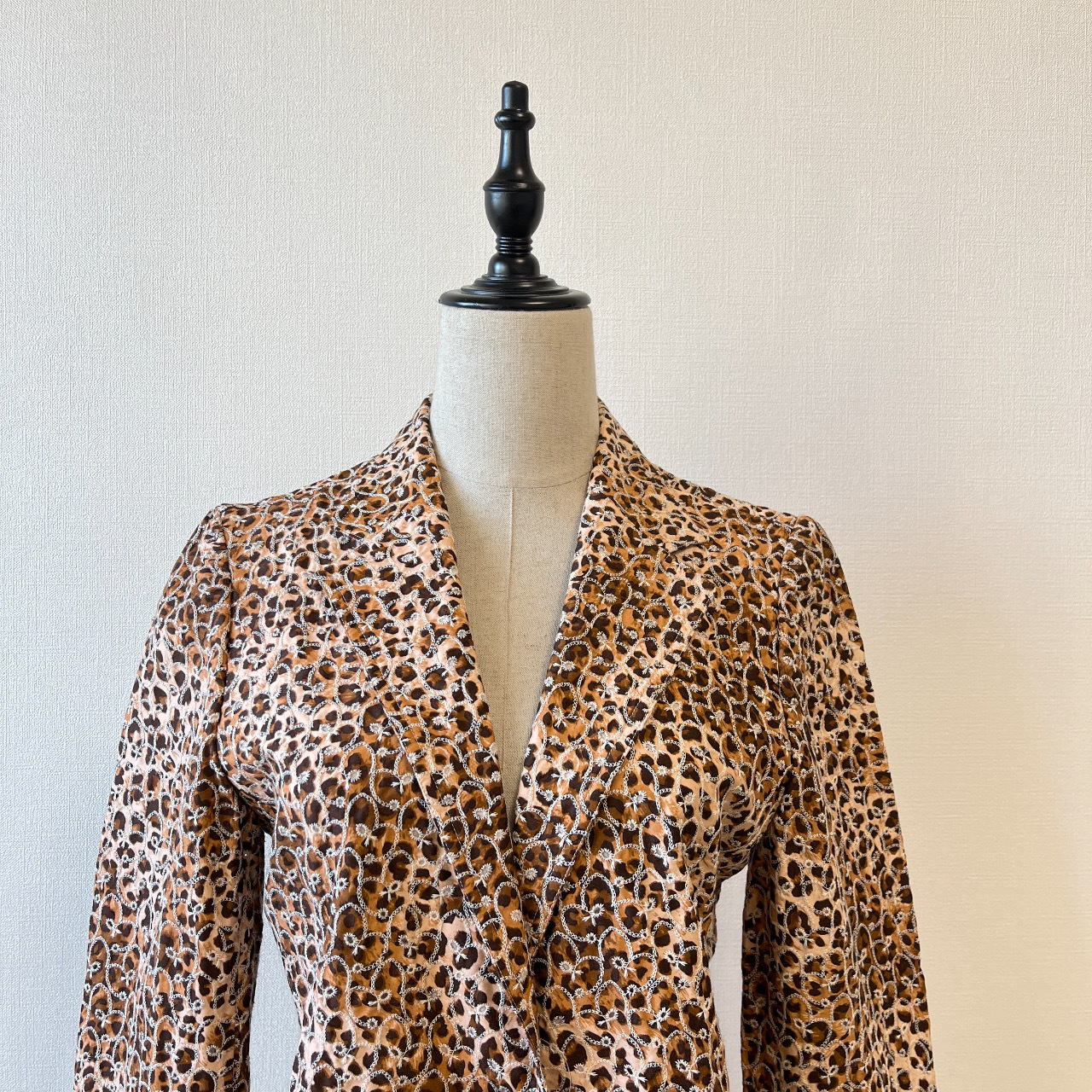 日本製綿質豹紋刺外套