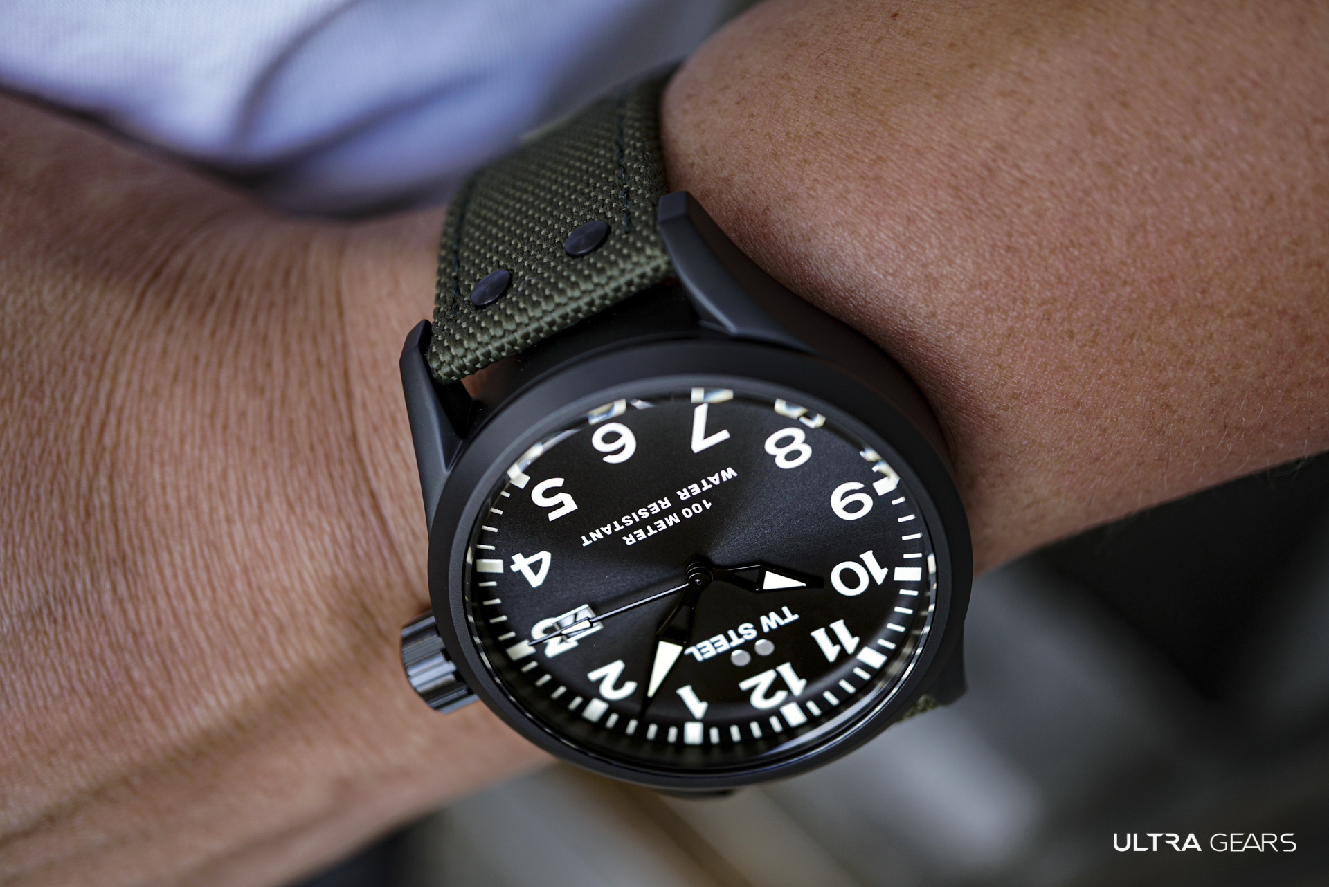 TW Steel VOLANTE 黑色深灰面大三針 VS102