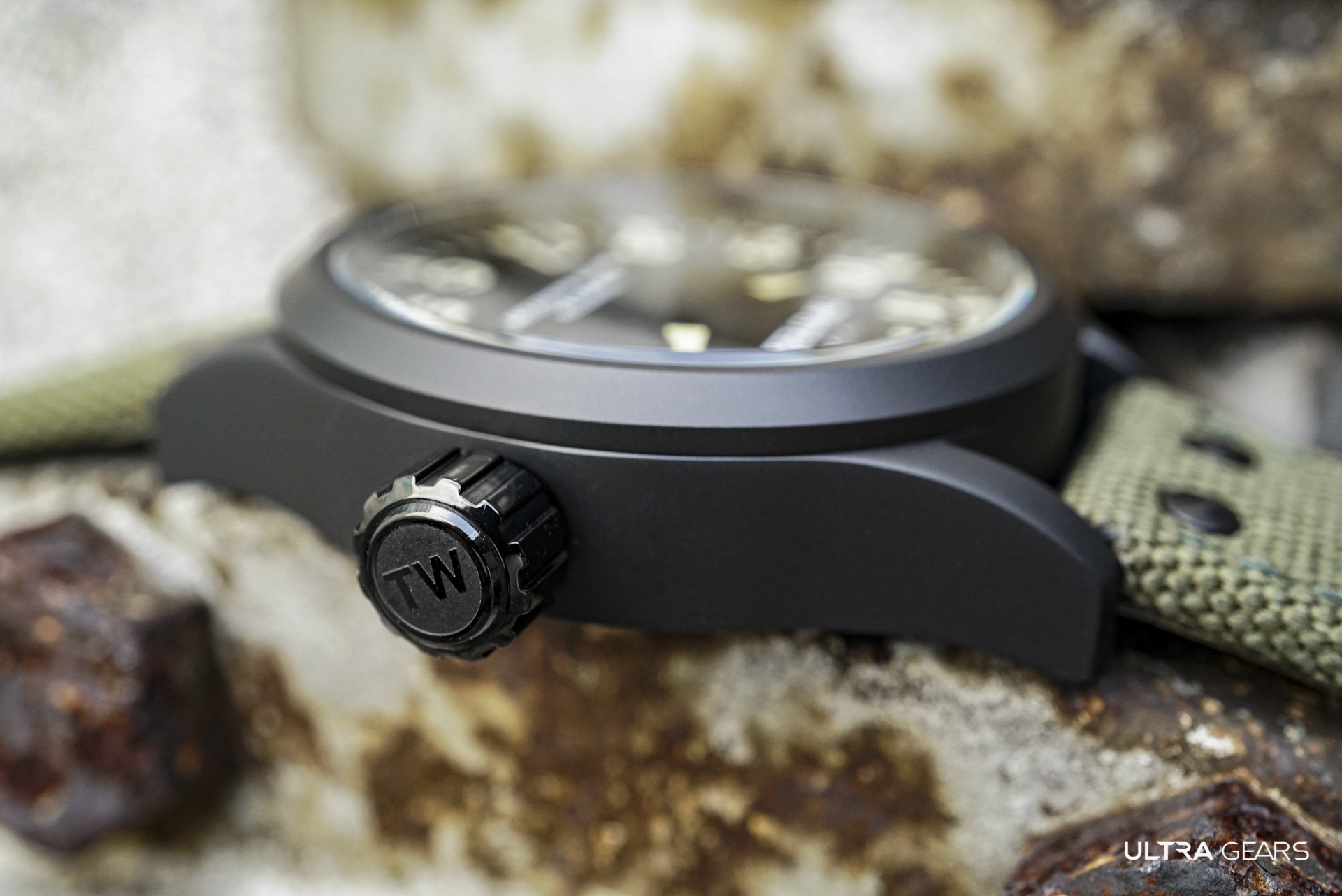 TW Steel VOLANTE 黑色深灰面大三針 VS102