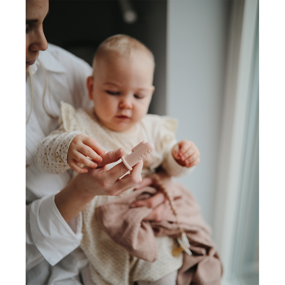 美國mushie 矽膠指套牙刷-Shifting Sand／Blush