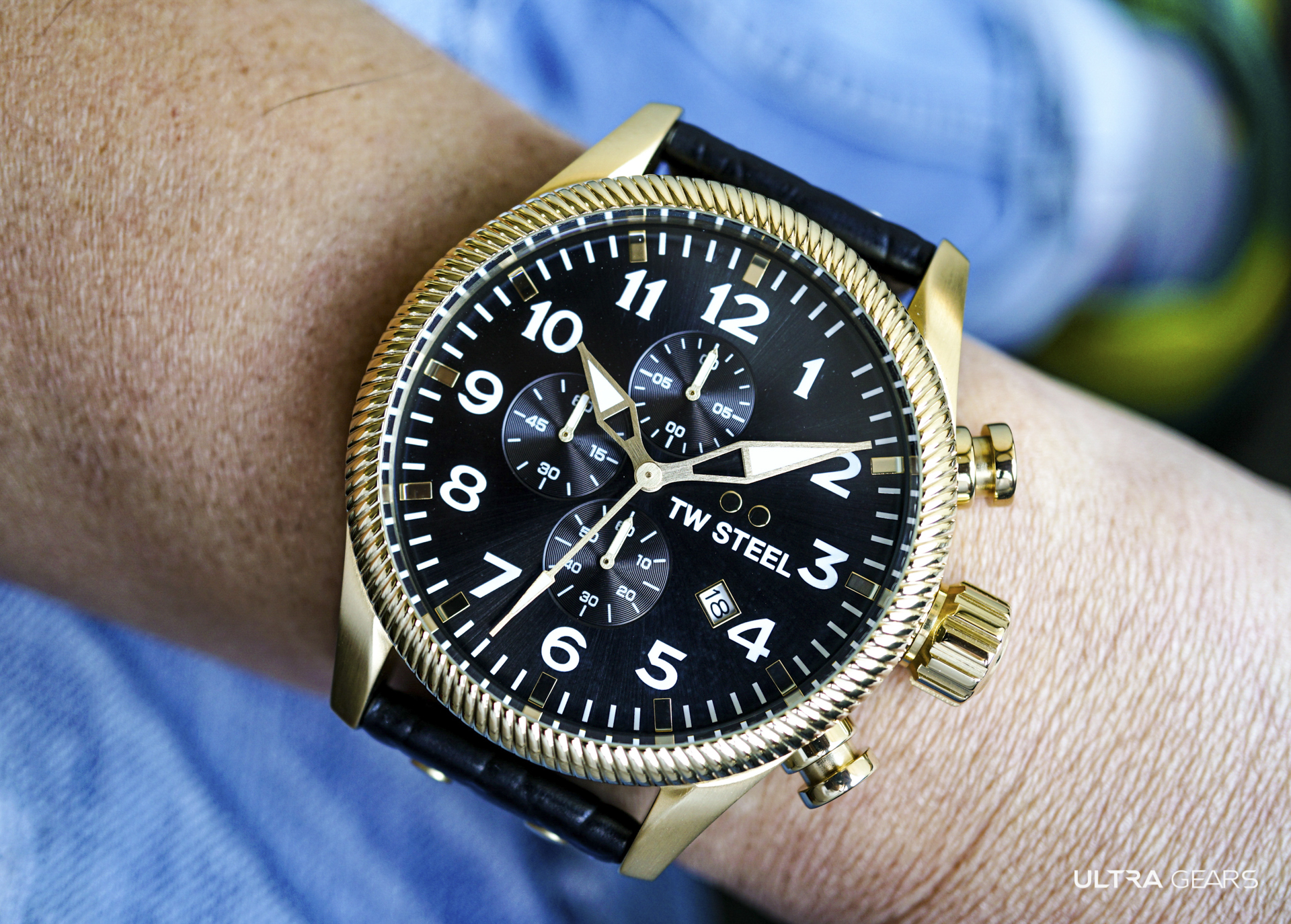 TW Steel VOLANTE 金色黑面計時碼錶 VS115