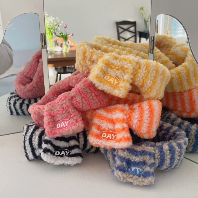 【預購】cuddly day｜ 條紋毛絨絨圍巾