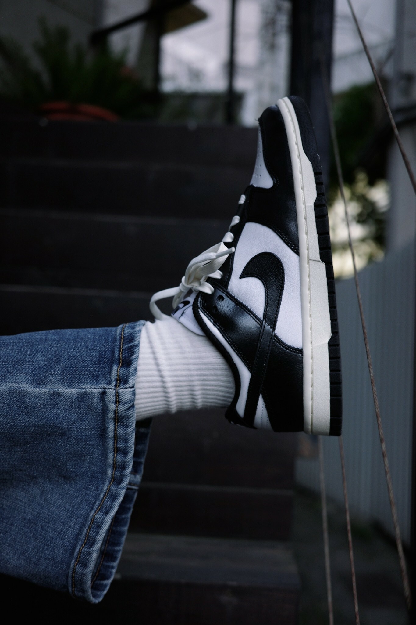 W Nike Dunk low PRM 皮革黑 復古奶油底 海外限定款「 FQ8899-100 」