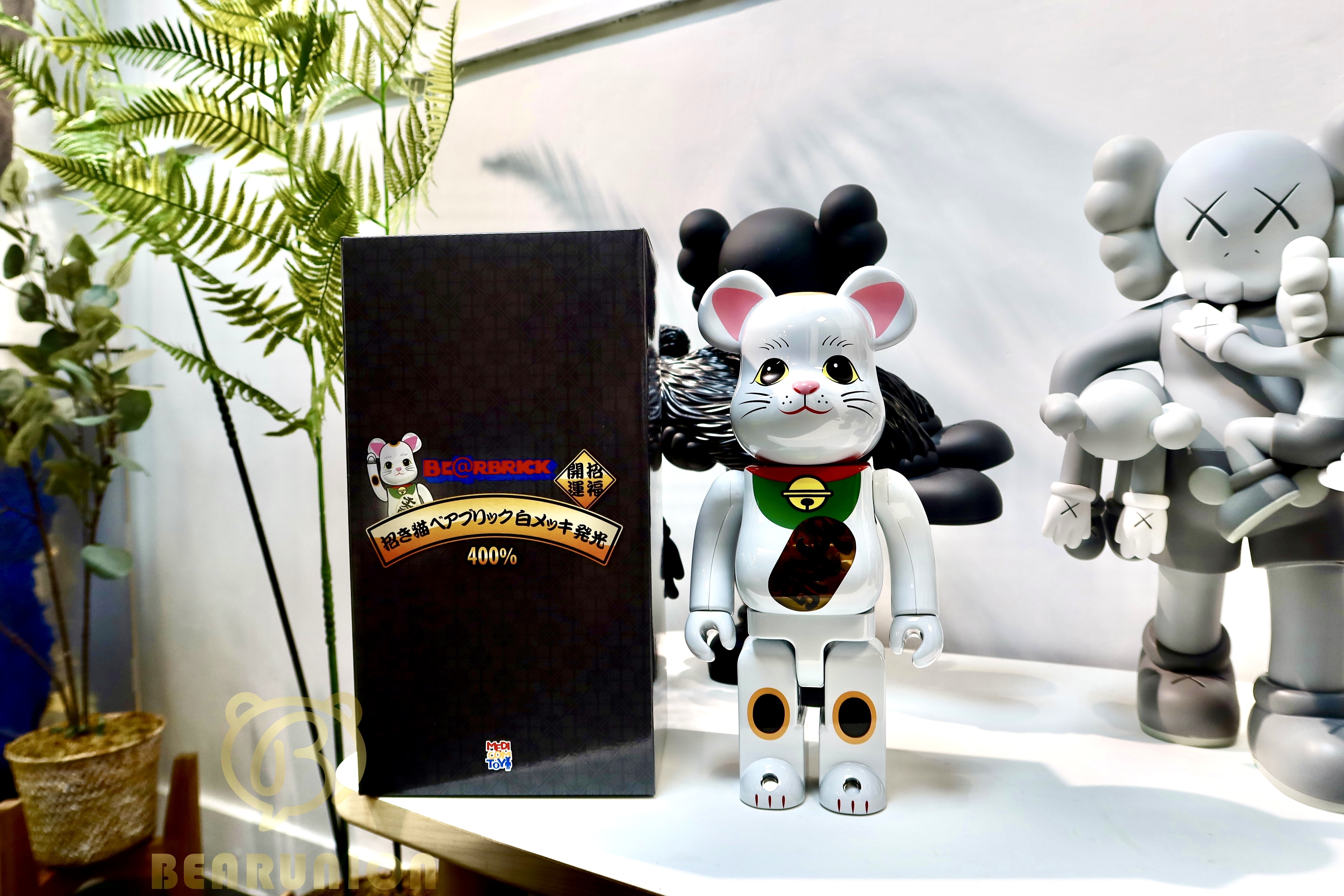 Bearbrick 400% 白色發光招財貓NEKO