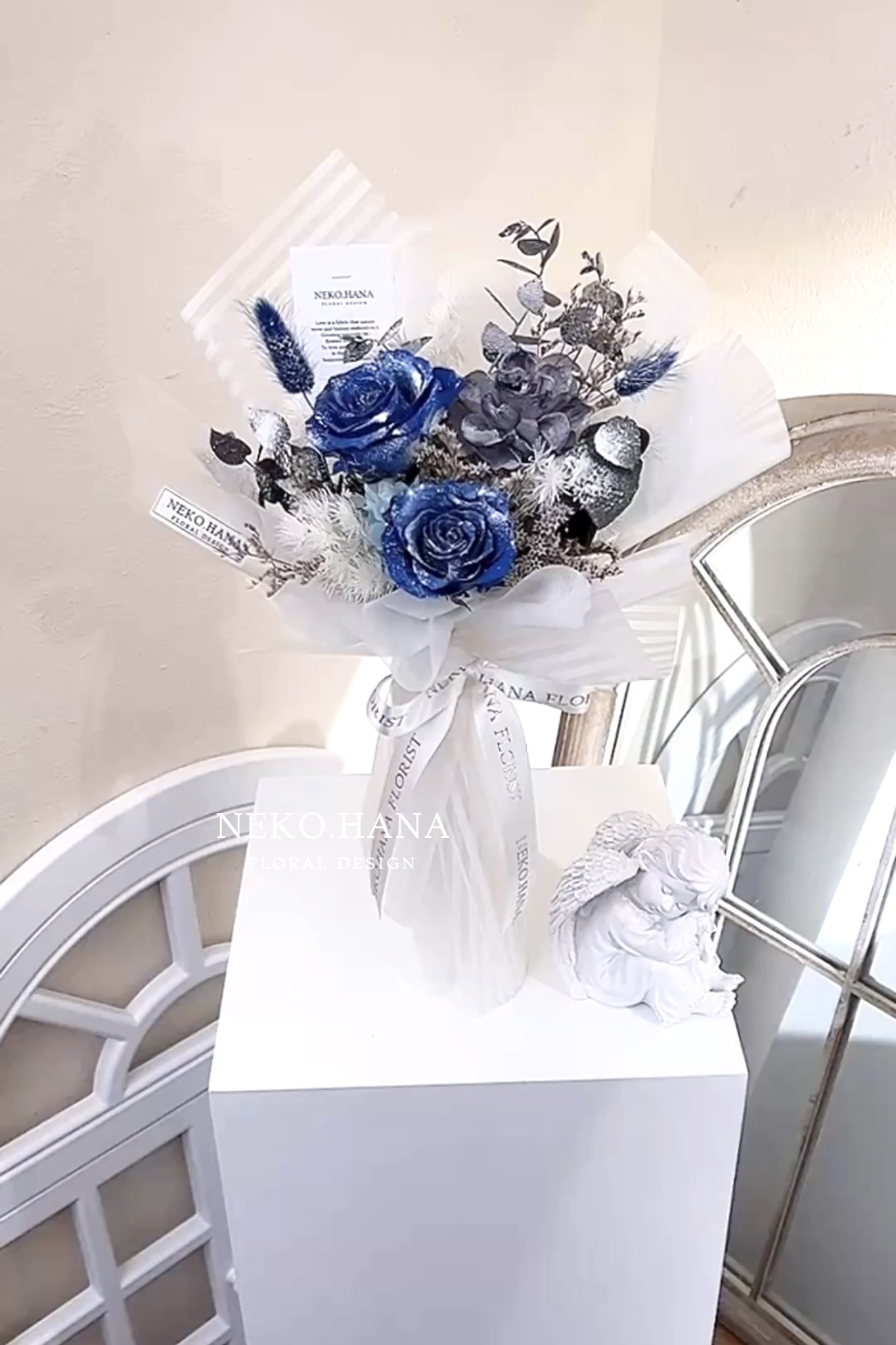 永生深藍落雪玫瑰花束