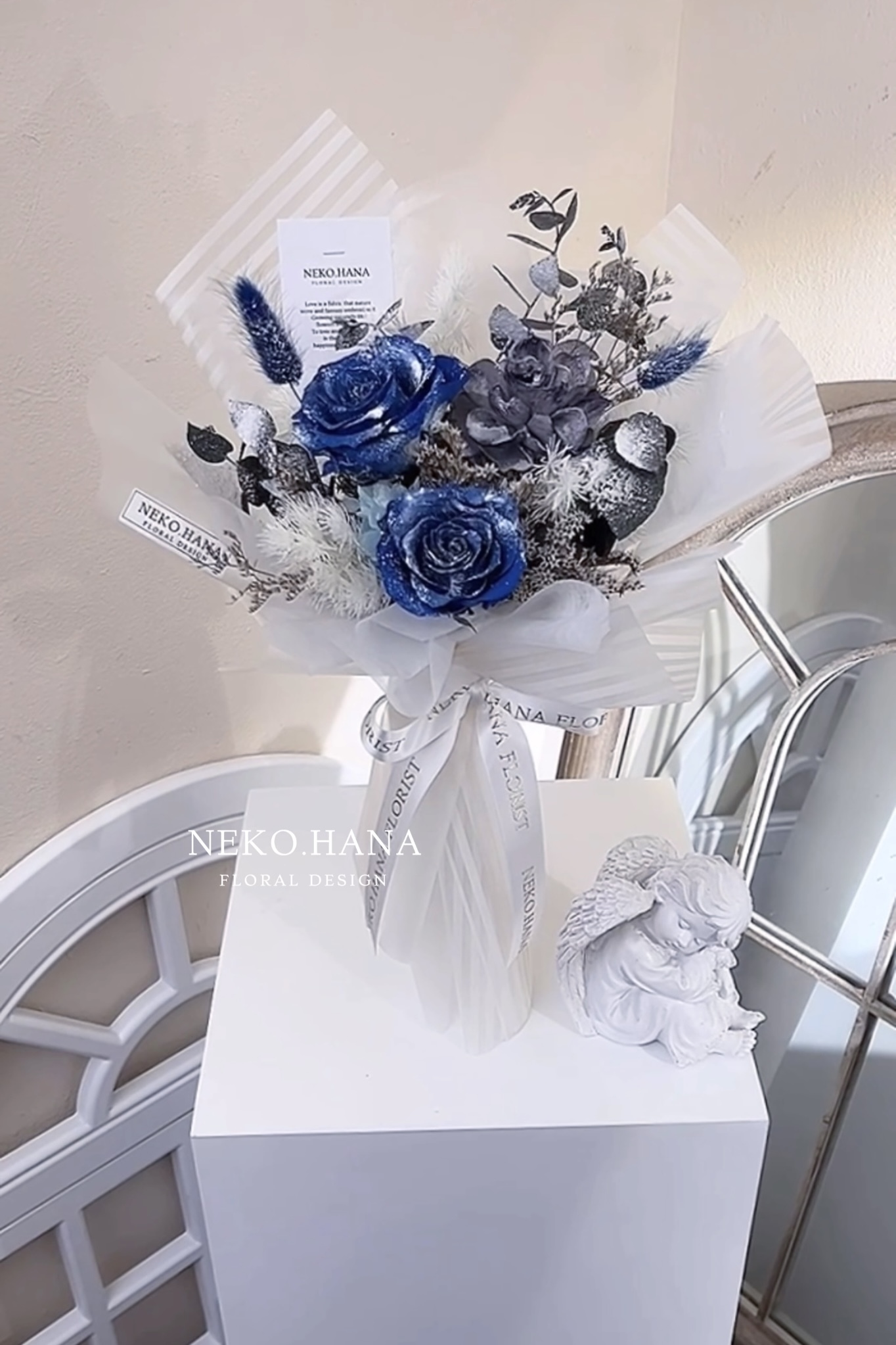 永生深藍落雪玫瑰花束