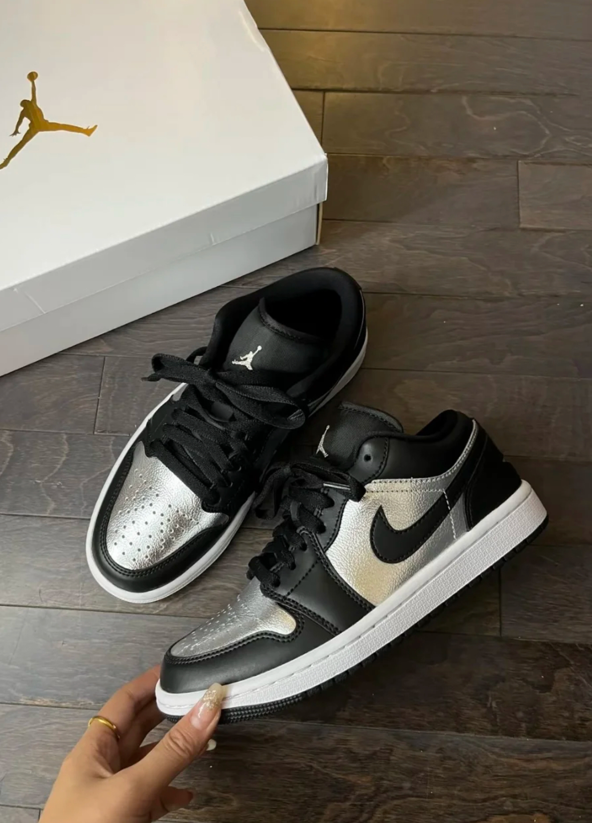 Nike Air Jordan 1 Low "Silver Low" 黑銀色 銀色 皮革 女款 DA5551-001/預購