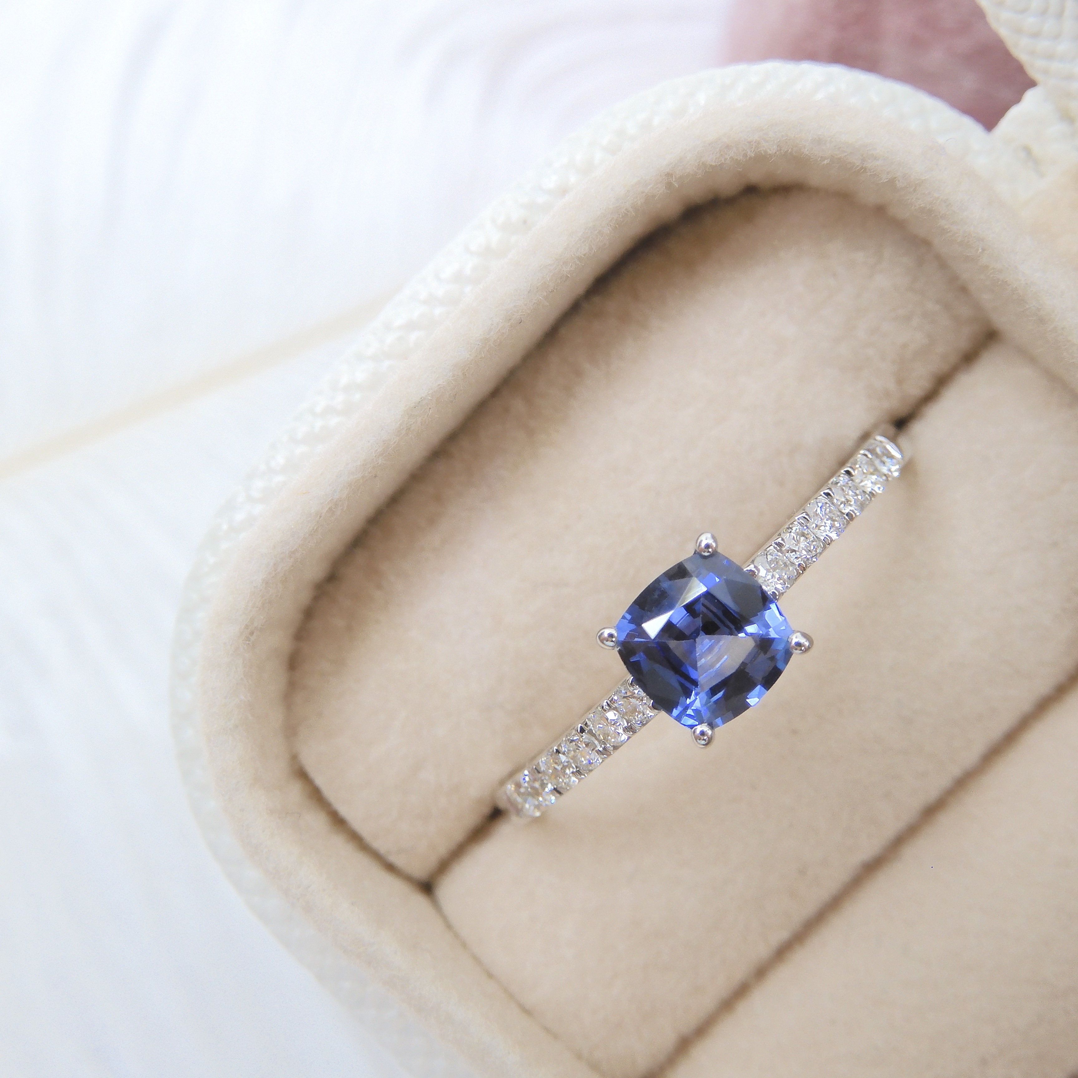 18K金 0.55ct 藍寶石戒指 (配國際證書)